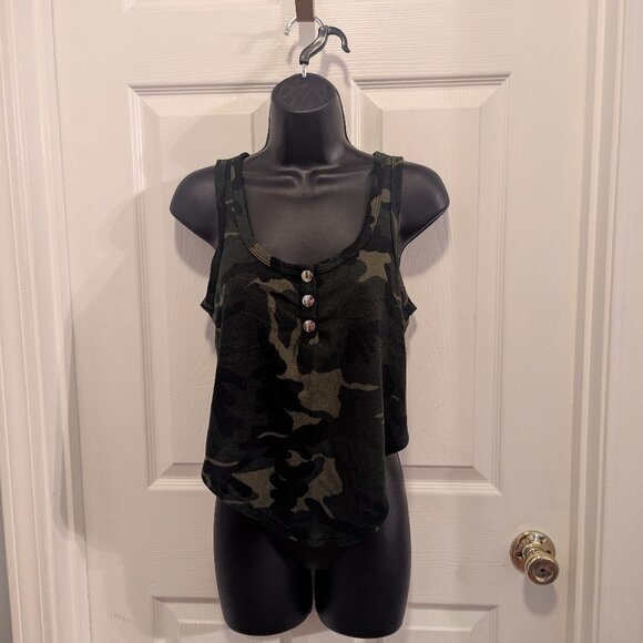 May pink Tops - May Pink camo crop tank top - M